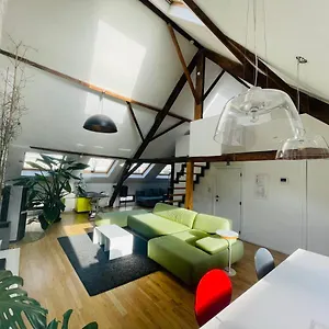 https://spacious-loft-in-the-historical-centre.hotelsghent.com