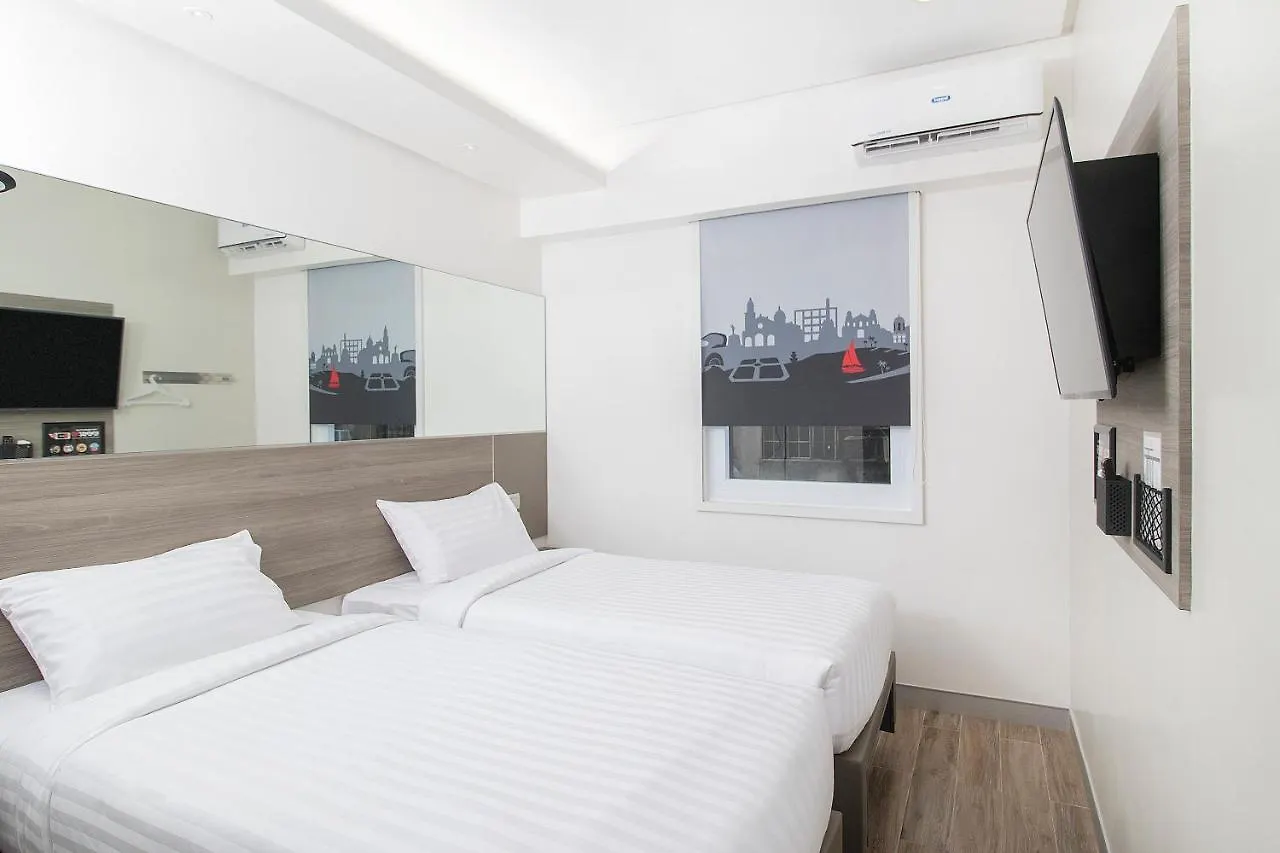 Red Planet Bgc The Fort Taguig Hotel