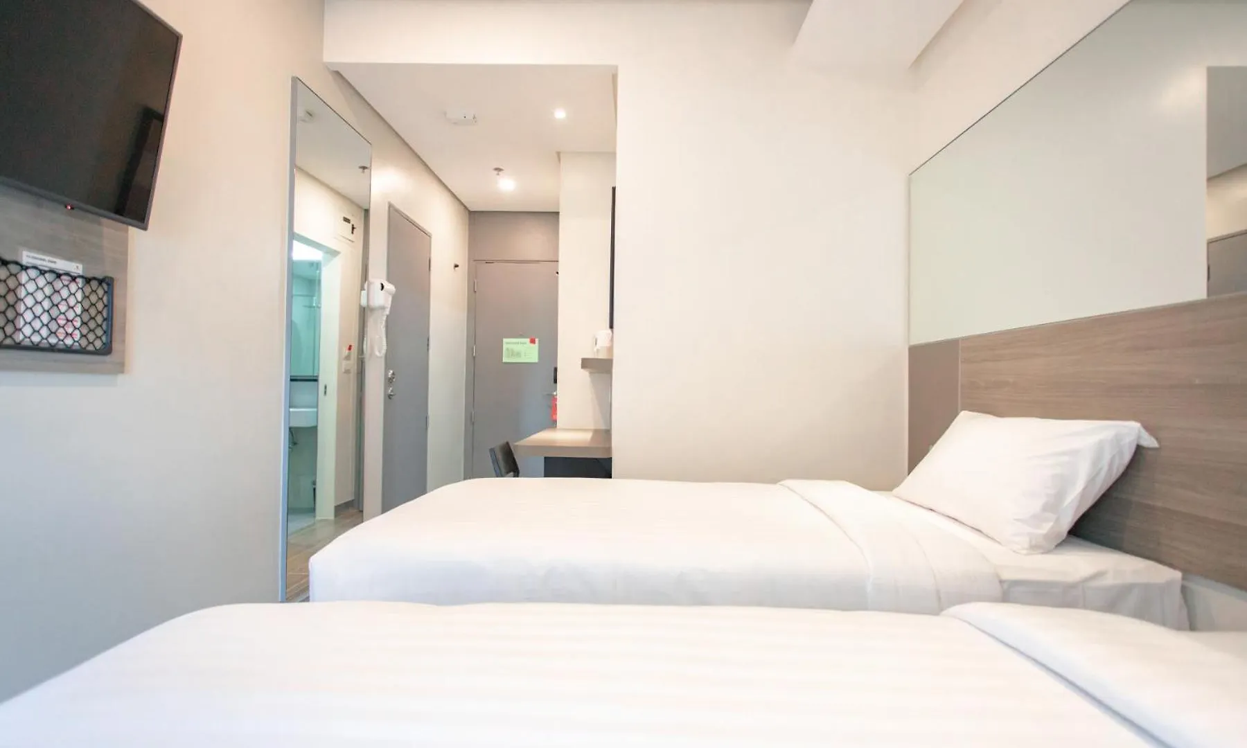 Hotel Red Planet Bgc The Fort Taguig